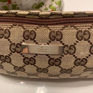 Gucci cosmetic pouch